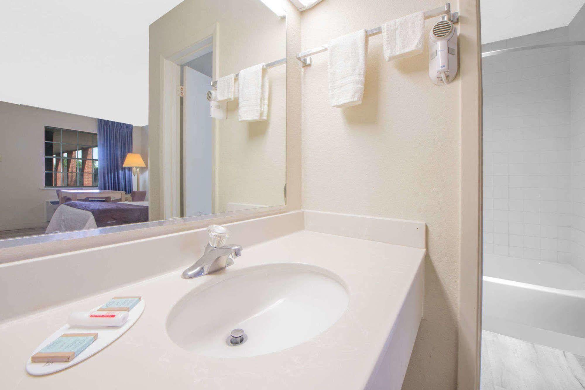 Holiday Inn Express Hotel And Suites Borger By Ihg Extérieur photo